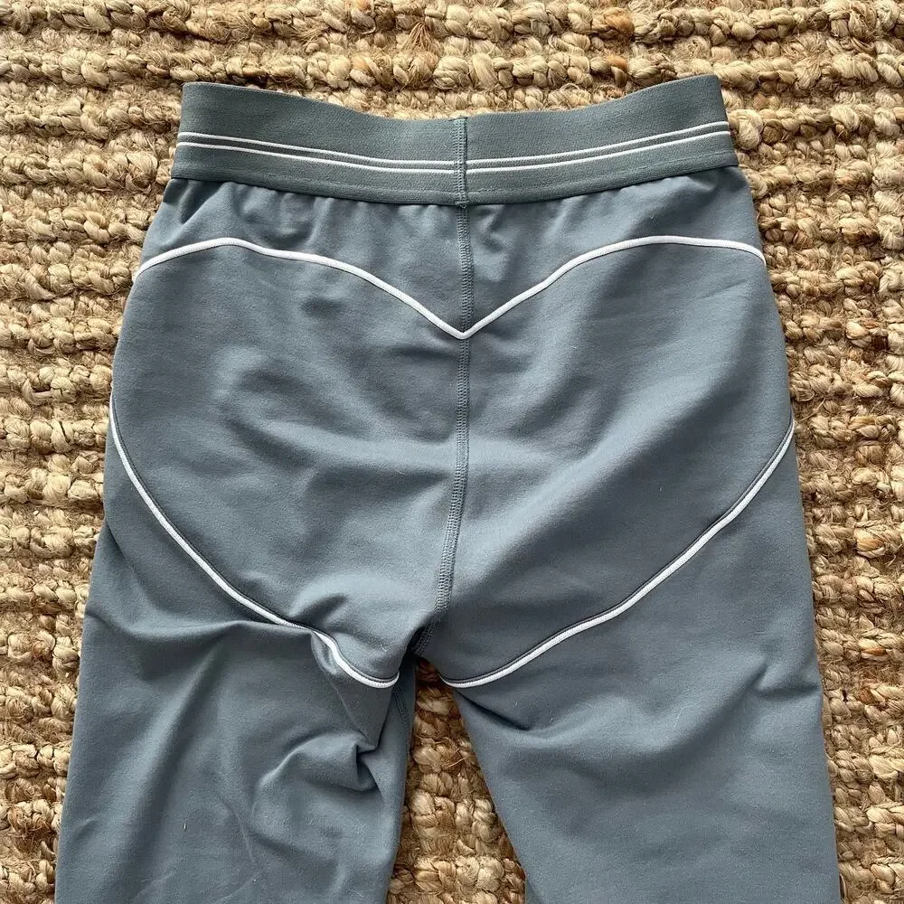 Alo Yoga Airbrush Heart Throb Leggings Gray White High Waist Full Length Size S